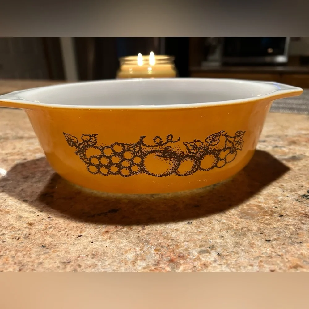 Pyrex #043 Vintage “Old Orchard” (Corning Glass Works) Oval Casserole 1 1/2 Qt.